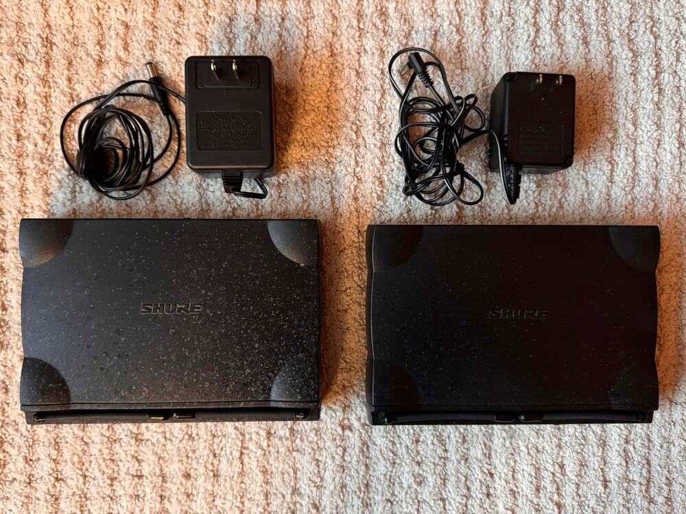 Shure UT & UT4 UHF Wireless Receivers Lot 2 Diversity Units w Power Tested